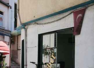 Local Barber Shop Secrets: How To Find The Best Cut Near You