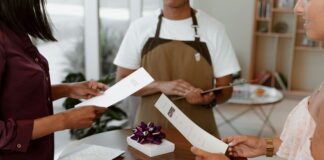 Best Restaurant Reviews: Discover Top Dining Gems You Can’t Miss