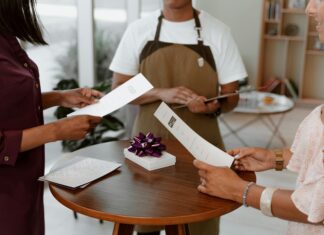 Best Restaurant Reviews: Discover Top Dining Gems You Can’t Miss