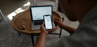 Buying Google Reviews: Is It Safe and Worth the Risk for Growth?