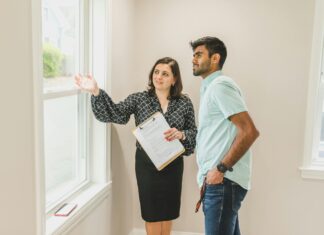 Consultant Review Example: How to Spot Top Experts Easily